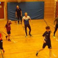 Styrke, stabilitetstræning og floorball, åben for alle på Tisvilde skole, gymnastiksalen