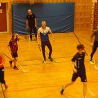 Styrke, stabilitetstræning og floorball, åben for alle på Tisvilde skole, gymnastiksalen